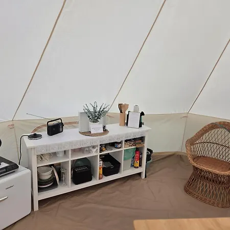Tipi Jurte Zelt In Der Seenplatte