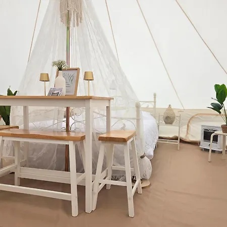 キャンプ場 Tipi Jurte Zelt In Der Seenplatte *