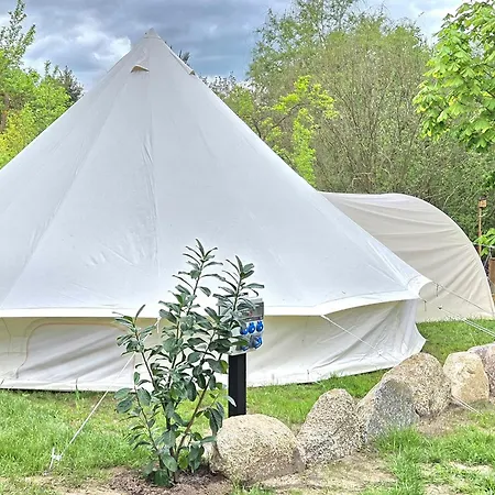 Tipi Jurte Zelt In Der Seenplatte *