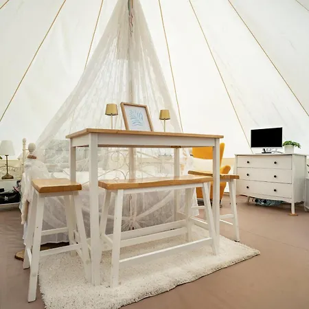 Tipi Jurte Zelt In Der Seenplatte
